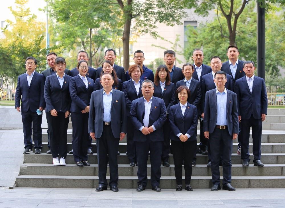 多元團(tuán)隊凝合力，同舟共濟(jì)揚帆起