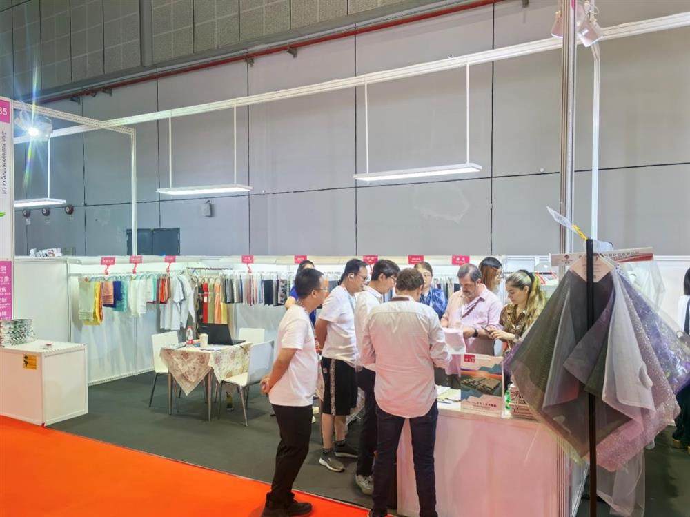 以科技綠色鏈接紡織商機！元首針織亮相2025中國國際紡織面料及輔料（秋冬）博覽會