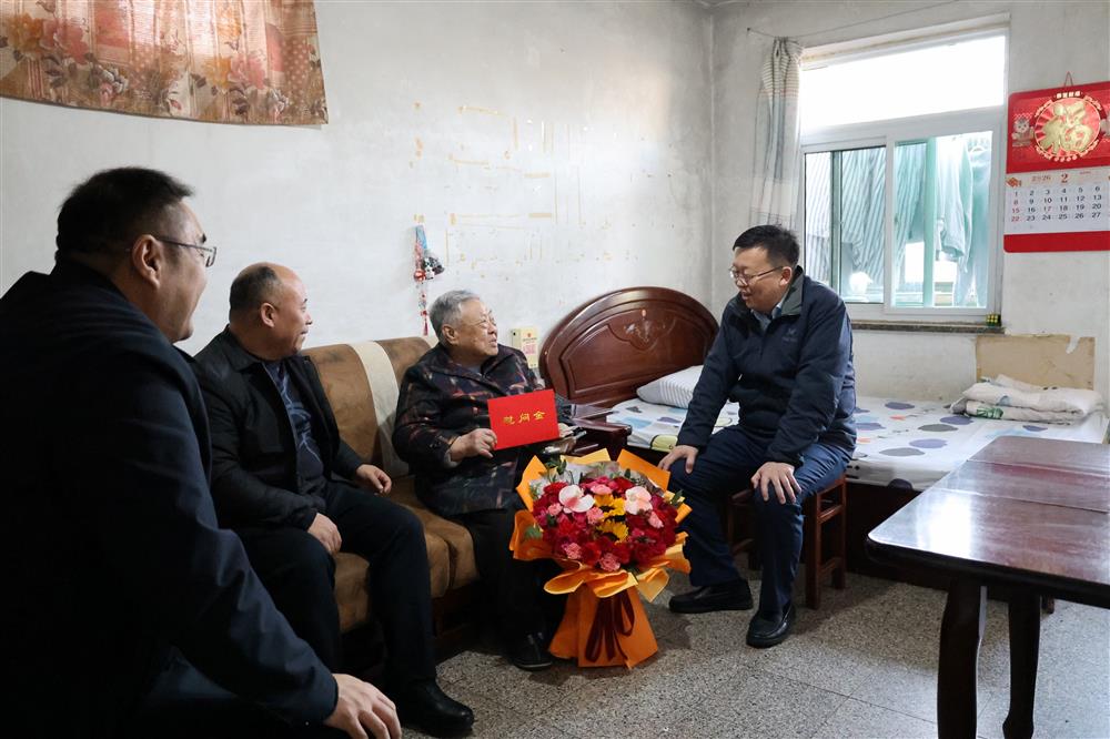 殷殷關(guān)懷 情暖新春！ 濟(jì)南產(chǎn)發(fā)集團(tuán)走訪慰問離退休老干部