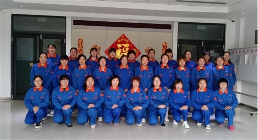 巾幗綻芳華！金鐘科技集團(tuán)精密儀器車間應(yīng)變計班：精密儀器生產(chǎn)線上的“解題人”